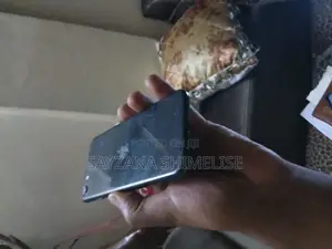 Apple iPhone SE (2020) 64 GB Black