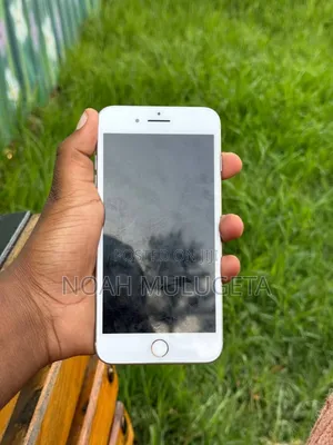 Apple iPhone 8 Plus 64 GB White
