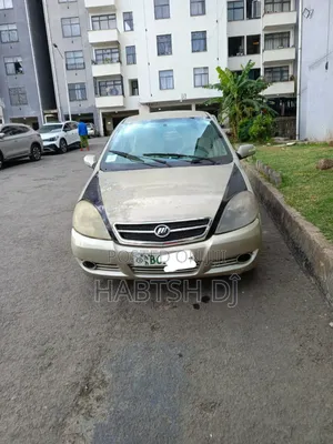 Photo - Lifan 520 2009 Gold