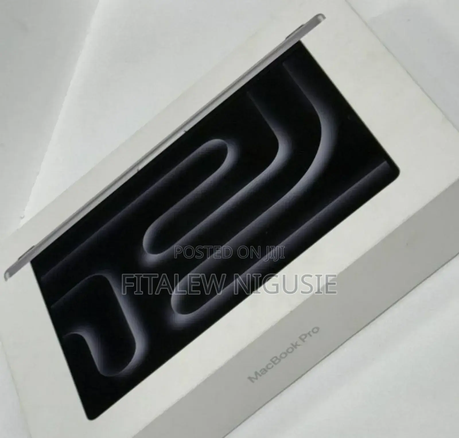 New Apple MacBook Pro 2024 M4 Max 16-Inch 24GB Apple M4 Pro SSD 512GB