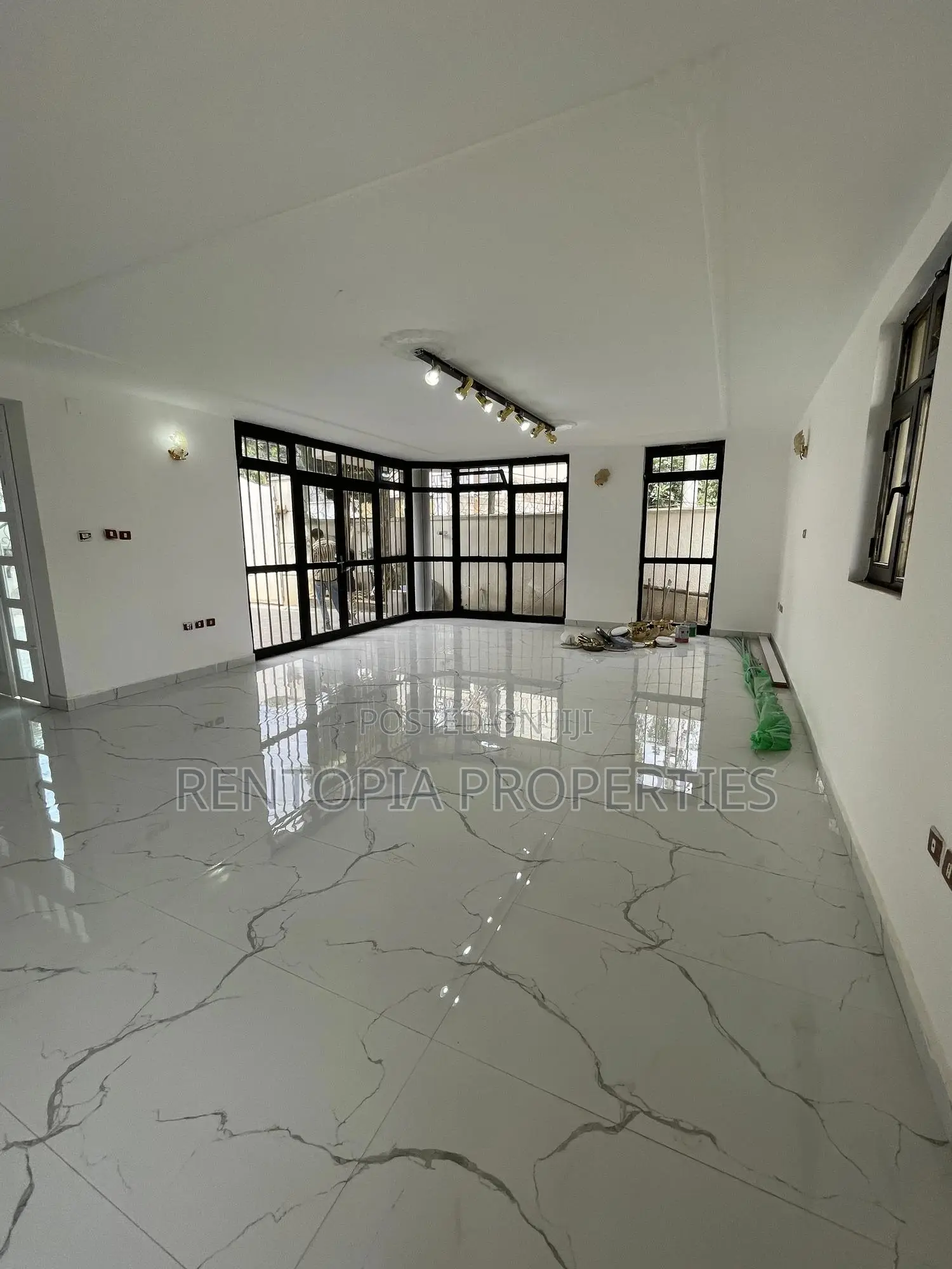 5bdrm House in Bole for rent