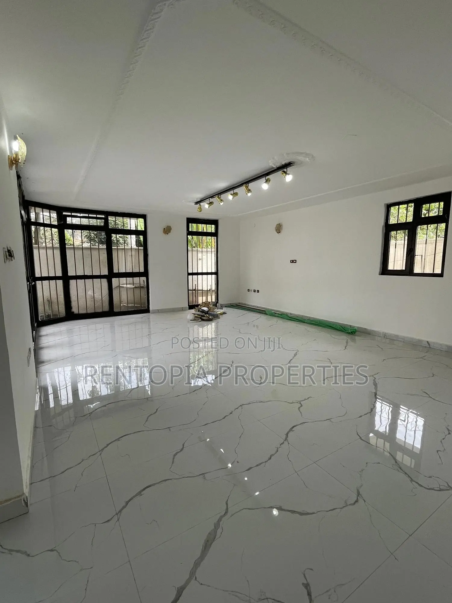 5bdrm House in Bole for rent
