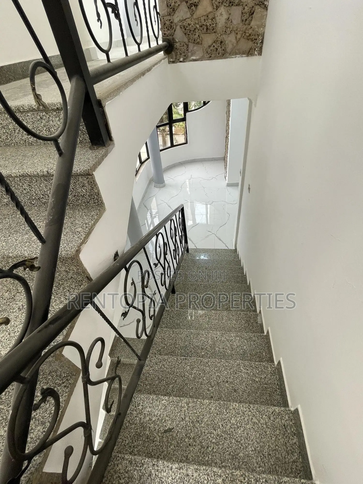 5bdrm House in Bole for rent