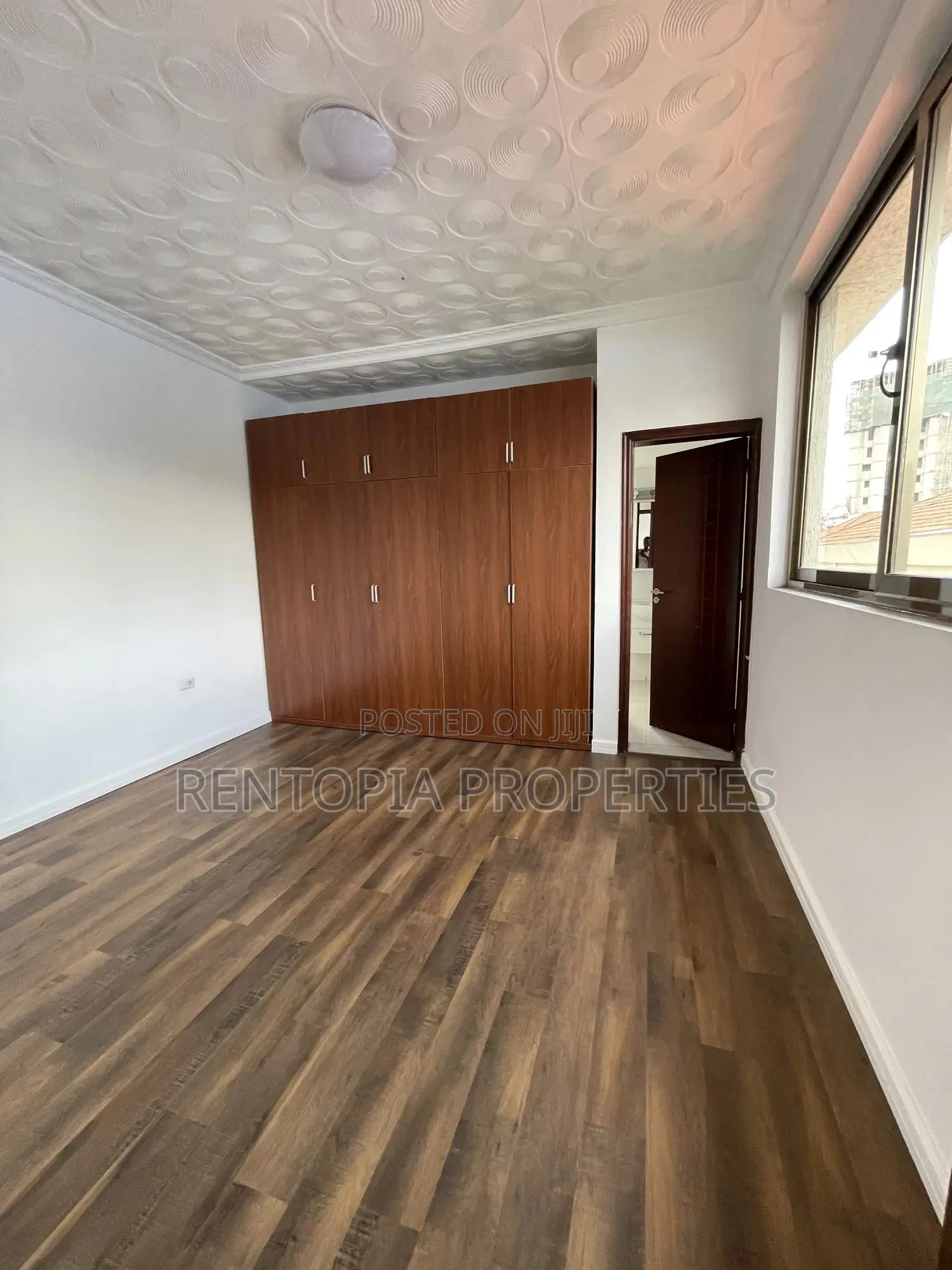 4bdrm Mansion in Bole for rent