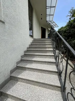 4bdrm Mansion in Bole for rent