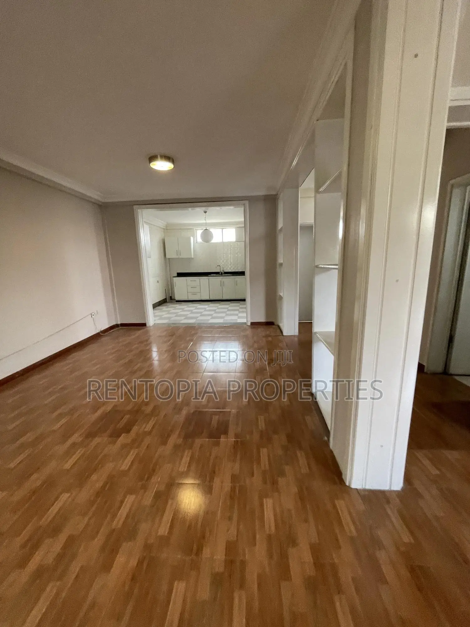 5bdrm Townhouse / Terrace in Arada for rent