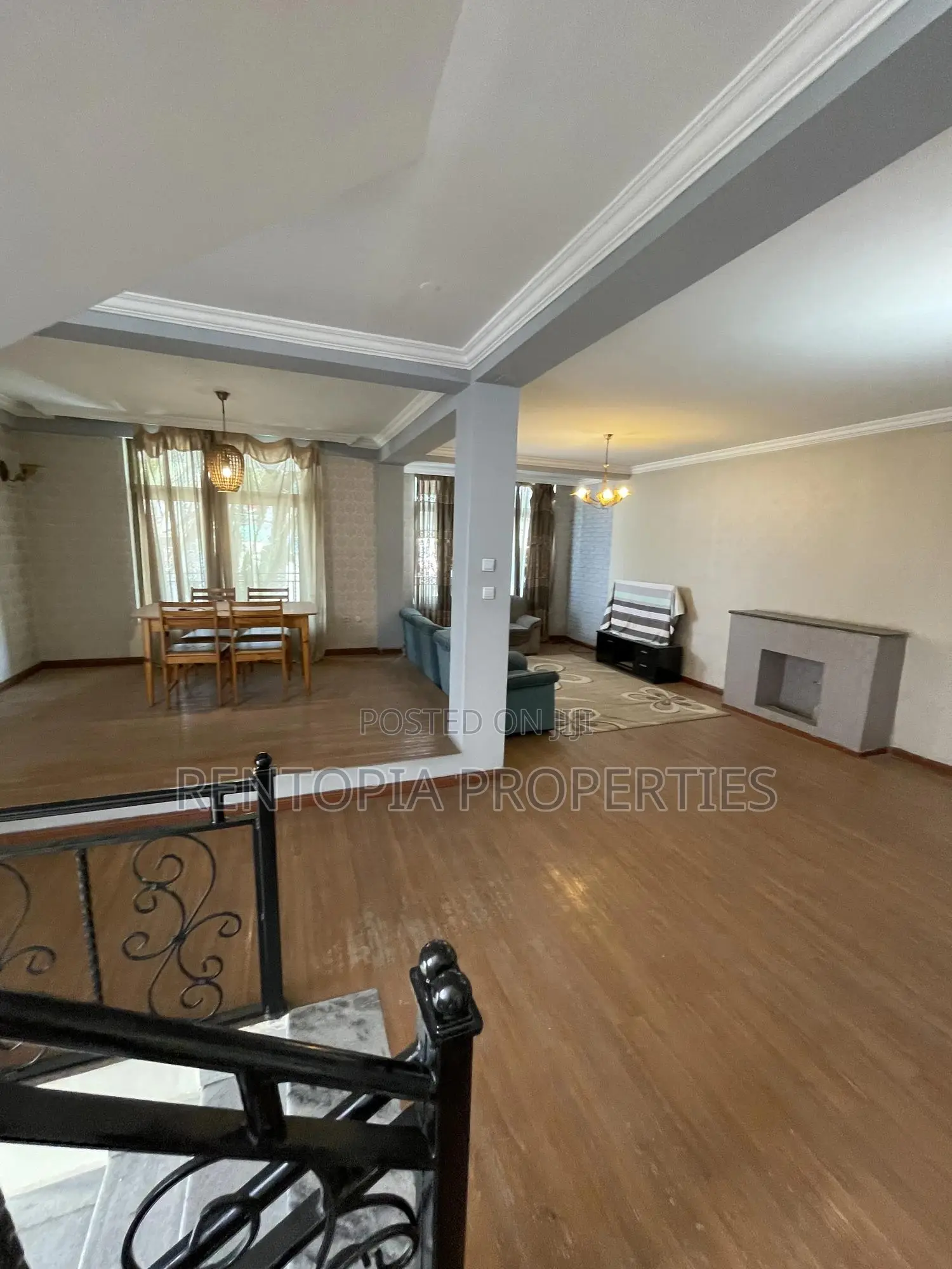 5bdrm Townhouse / Terrace in Arada for rent