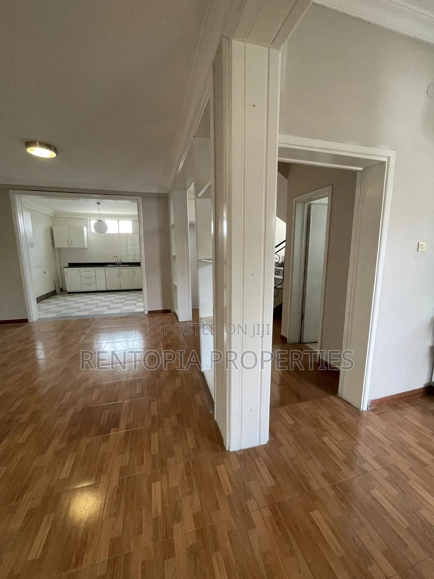 5bdrm Townhouse / Terrace in Arada for rent