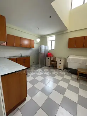 5bdrm Townhouse / Terrace in Arada for rent