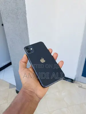 Photo - Apple iPhone 11 128 GB Black