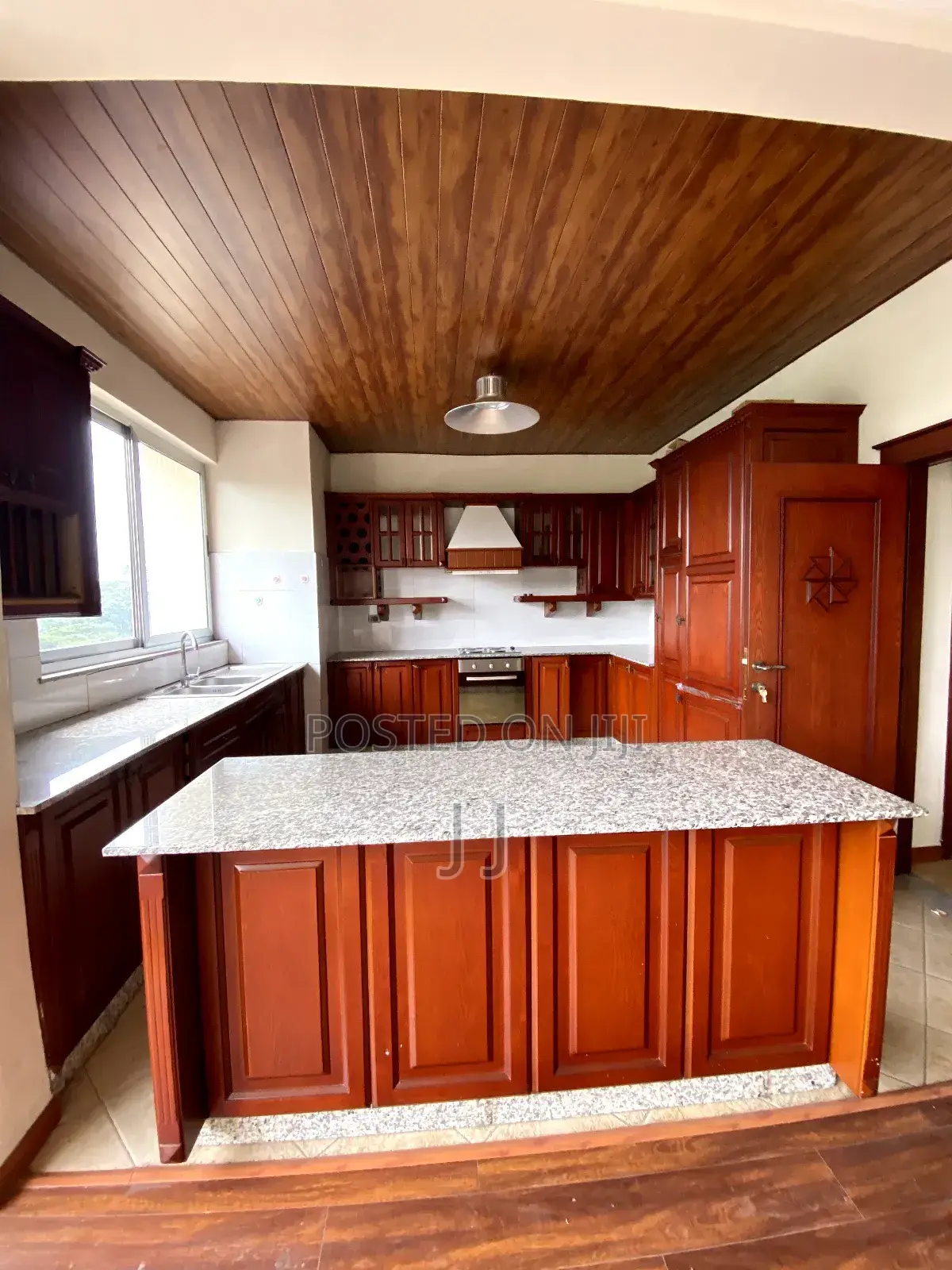 3bdrm Apartment in Nifas Silk-Lafto for rent