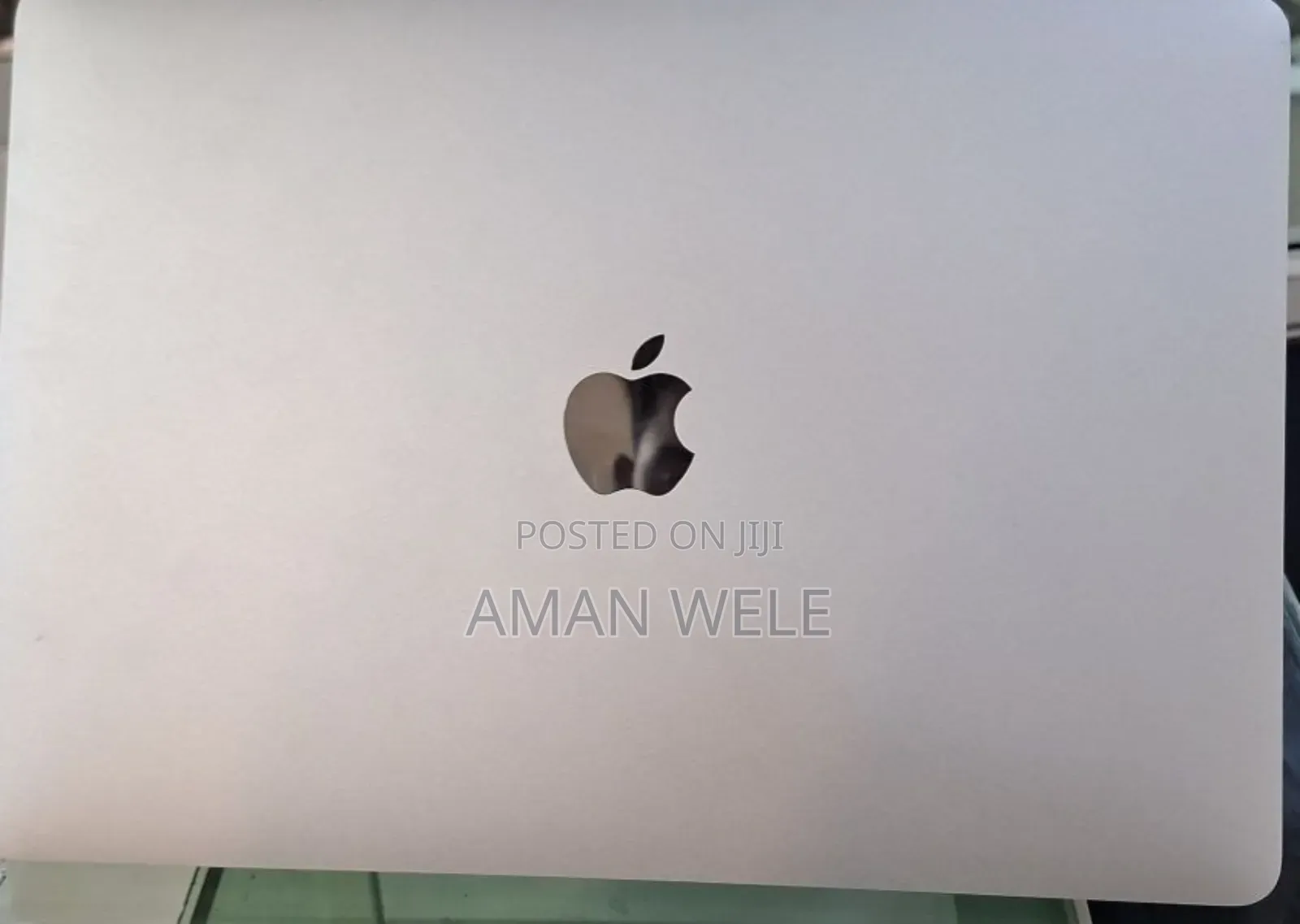 New Laptop Apple MacBook Pro 2022 M2 8GB Apple M2 HDD 512GB