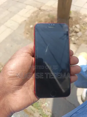 Photo - Apple iPhone SE (2020) 64 GB Red