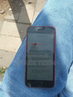 Apple iPhone SE (2020) 64 GB Red