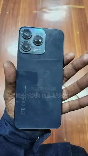 Photo - ZTE Blade V50 256 GB Black