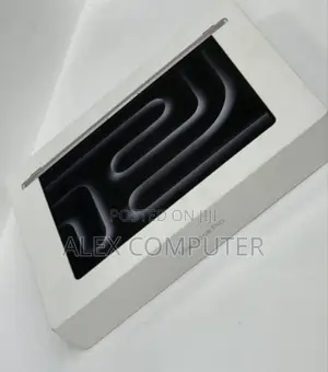 New Laptop Apple MacBook 24GB Apple M4 Pro SSD 512GB