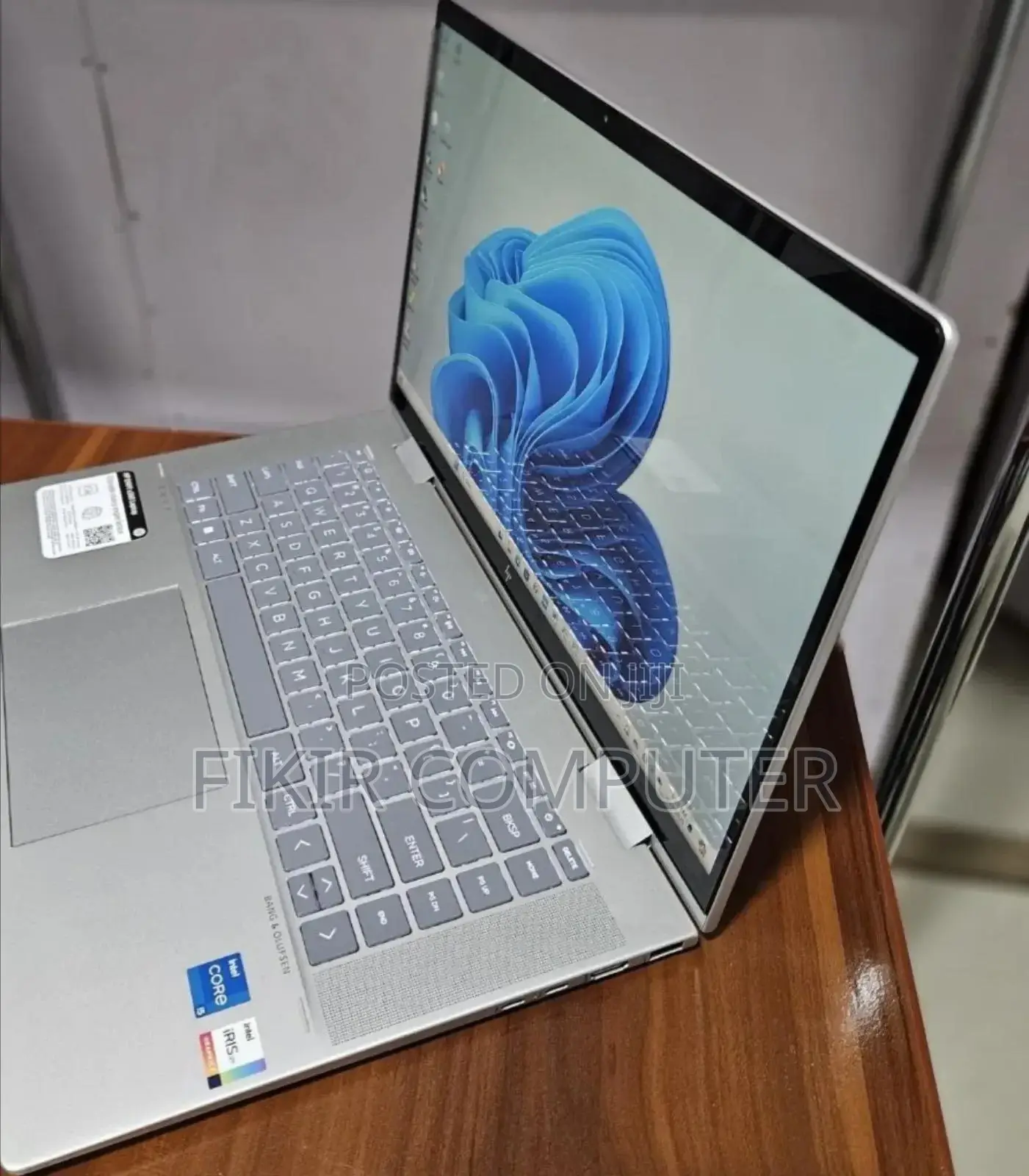 New Laptop HP Envy X360 8GB Intel Core I5 SSD 512GB