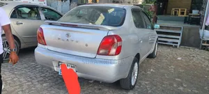 Photo - Toyota Platz 2001 Silver