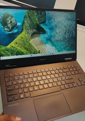 New Laptop HP Omen 15 16GB AMD Ryzen 7 SSD 512GB