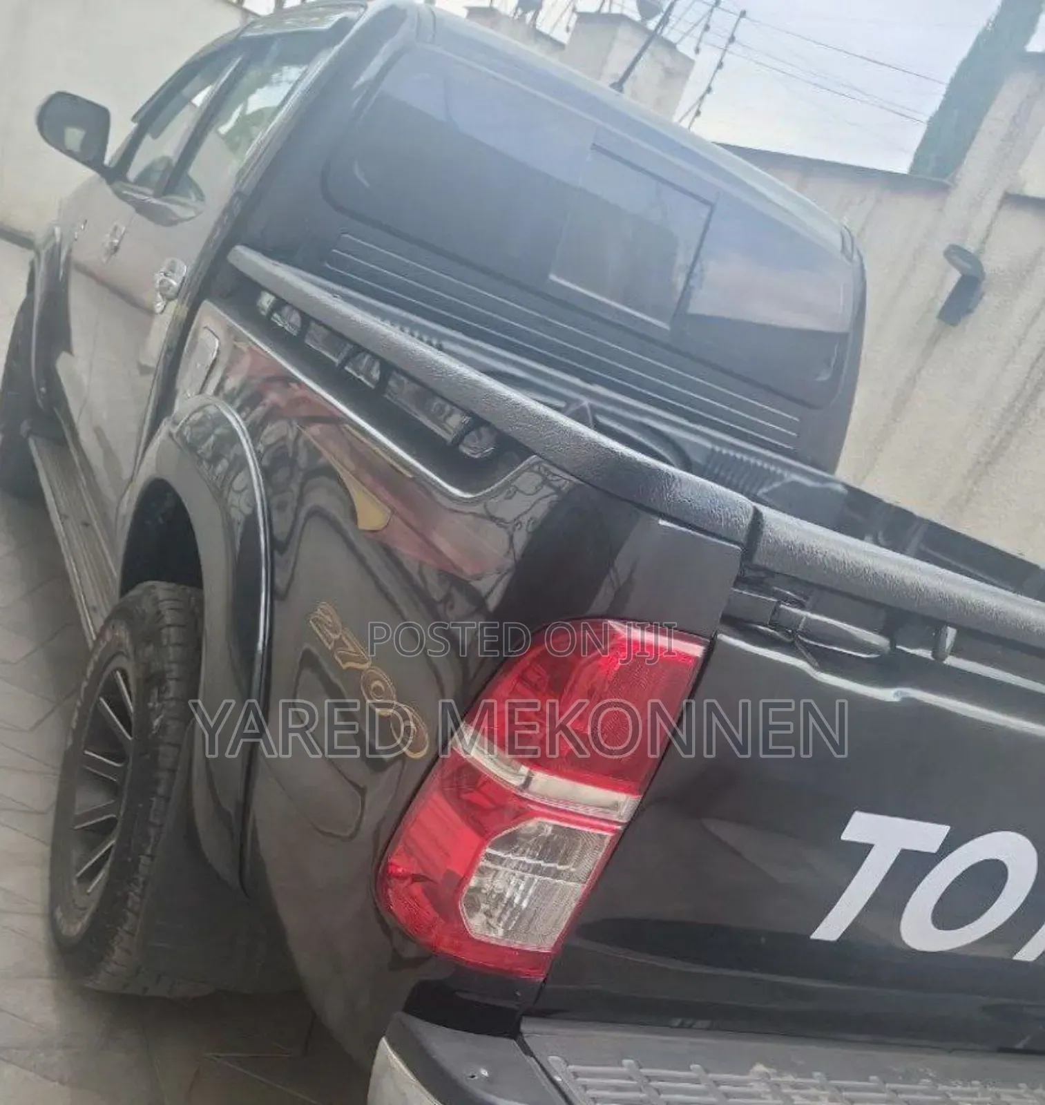 Toyota Hilux 2013 Black