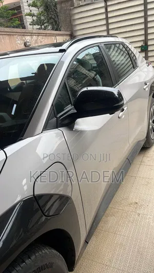 Toyota bZ4X 2023 Silver