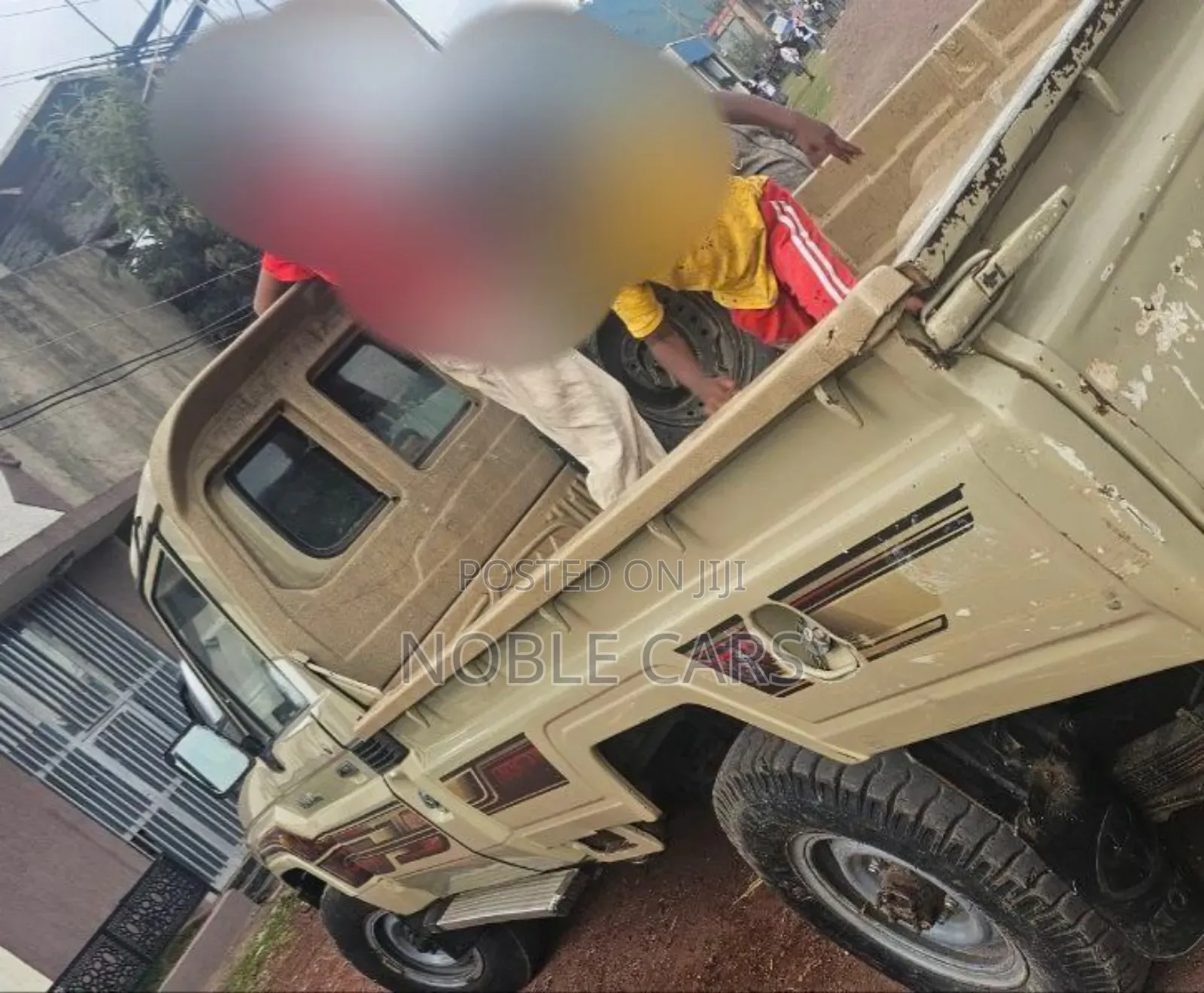 Toyota Land Cruiser 2010 Gold