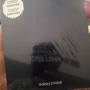 Photo - New Samsung Galaxy Fold 5G 512 GB Orange