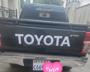 Toyota Hilux 2013 Matt Black