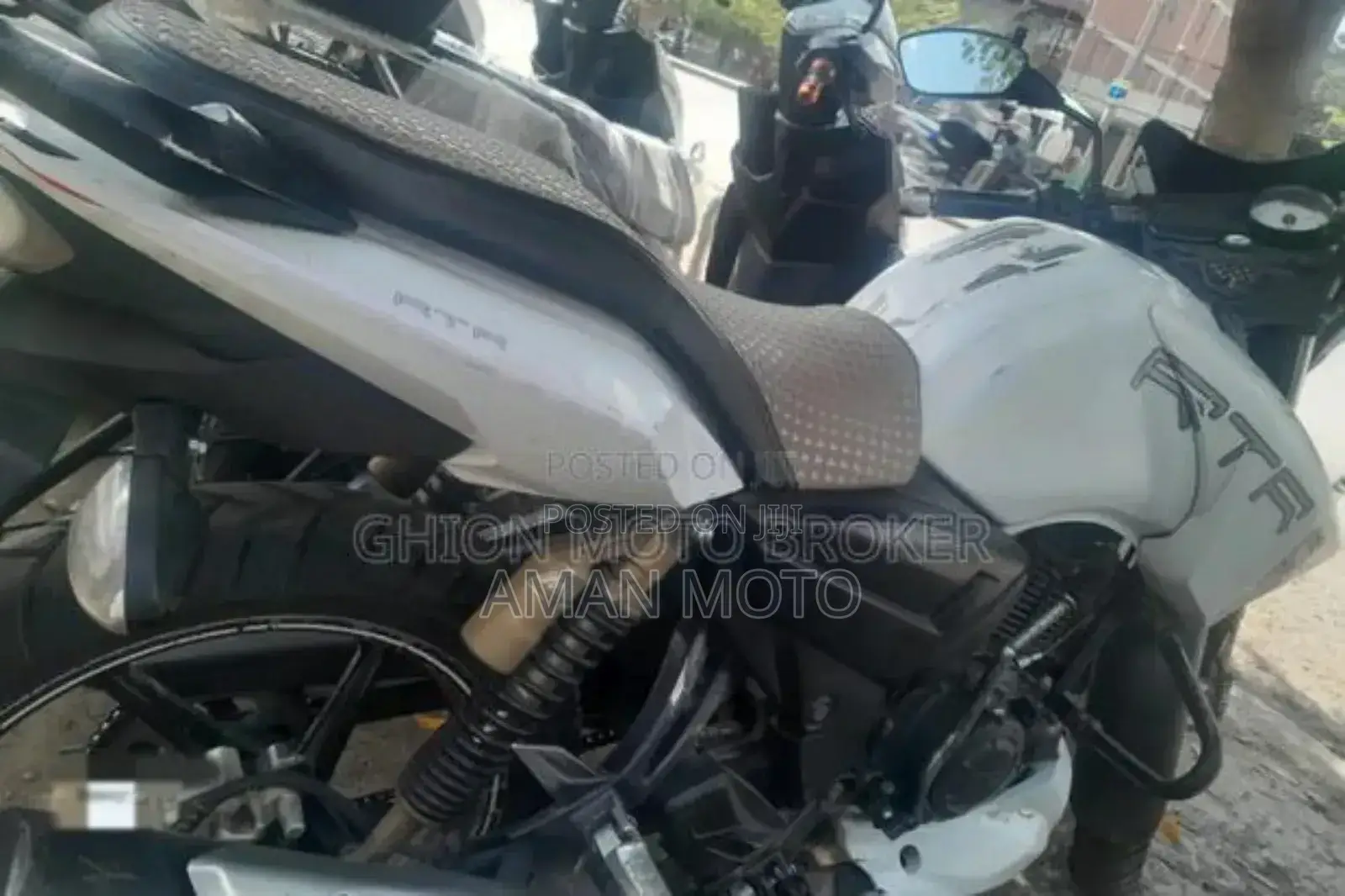 TVS Apache 180 RTR 2018 White