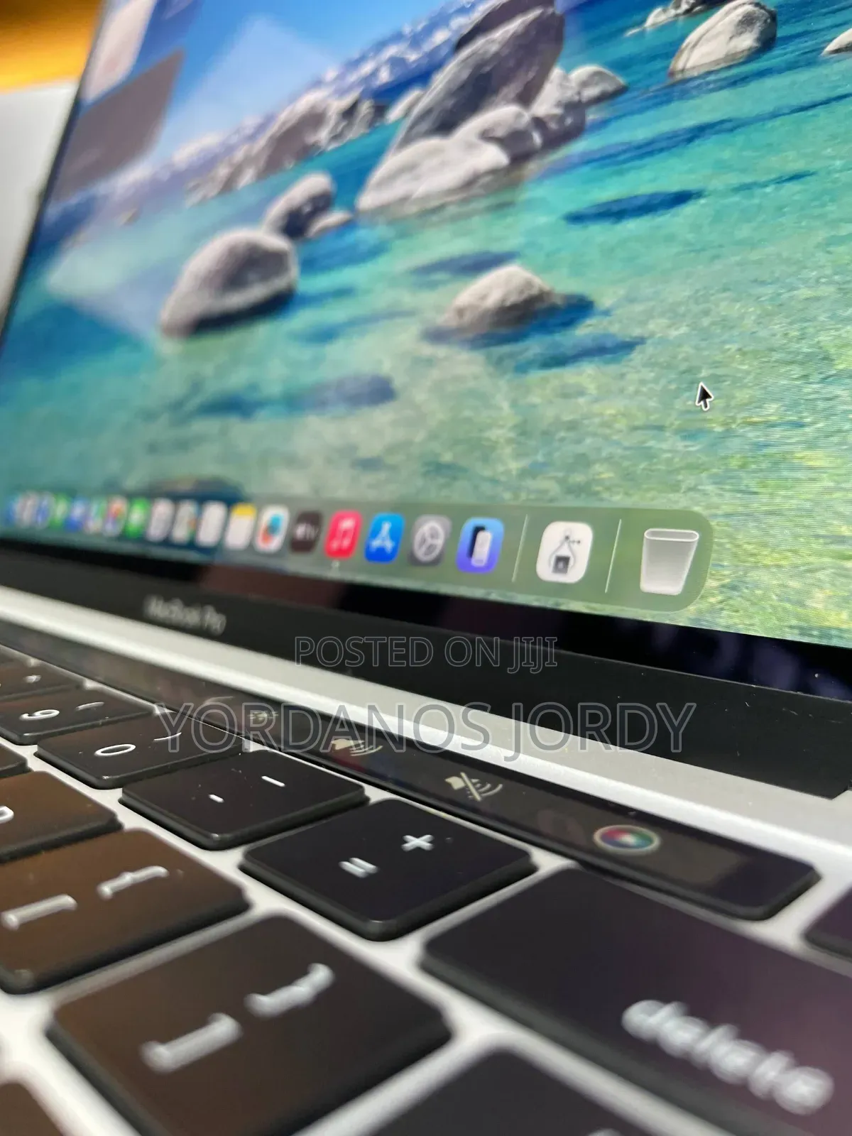 New Laptop Apple MacBook Pro M1 8GB Apple M1 SSD 512GB