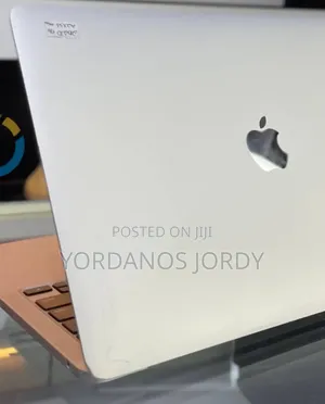 New Laptop Apple MacBook Pro M1 8GB Apple M1 SSD 512GB