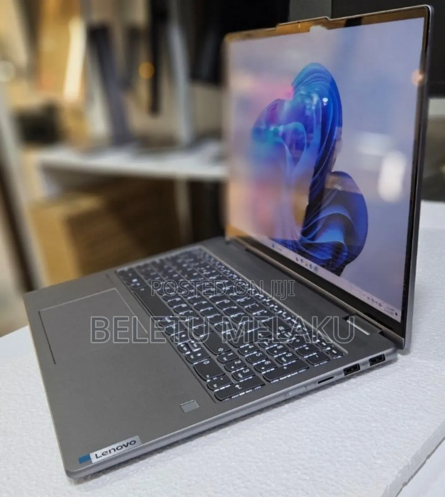 New Laptop Lenovo Yoga 7i 16GB Intel Core I7 SSD 512GB