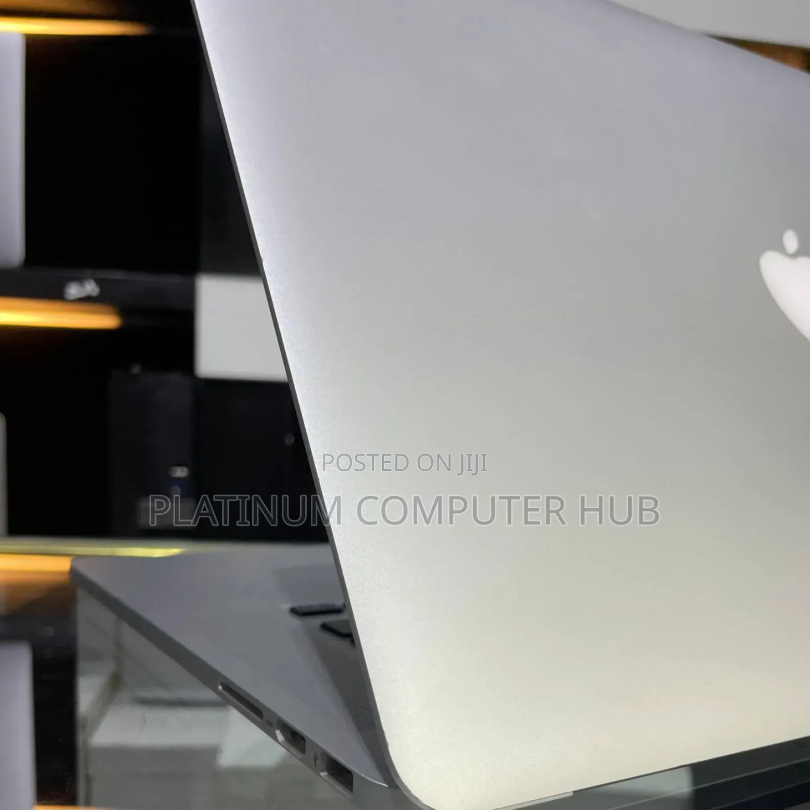 New Laptop Apple MacBook Pro 2015 16GB Intel Core I7 SSD 256GB