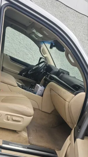 Lexus LX 2017 Silver