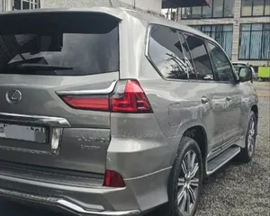 Lexus LX 2017 Silver