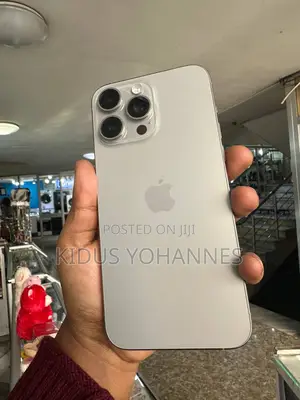 Photo - Apple iPhone 15 Pro Max 256 GB Silver