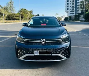 Photo - Volkswagen ID.6 2022 Gray