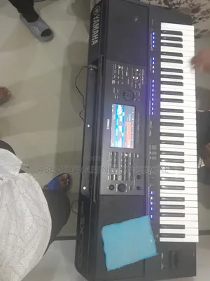 Yamaha PSR Sx700