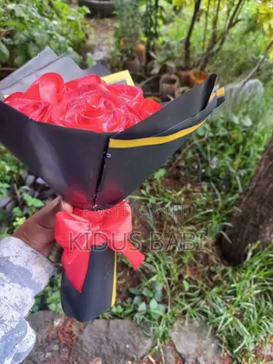 ለስጦታ የሚሆን አርቴፊሻል አበባ