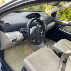 Toyota Belta 2007 Silver