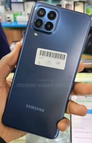New Samsung Galaxy M33 5G 128 GB Black