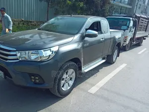Toyota Hilux 2019 Gray