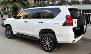 Toyota Land Cruiser 2020 White