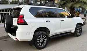 Toyota Land Cruiser 2020 White