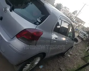 Toyota Yaris 1.0 Eco 2008 Purple