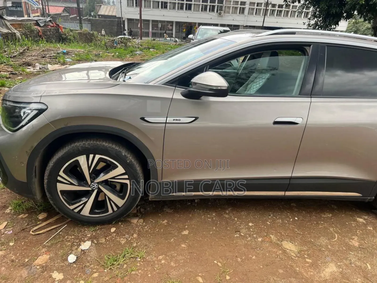 Volkswagen ID.6 2022 Gold