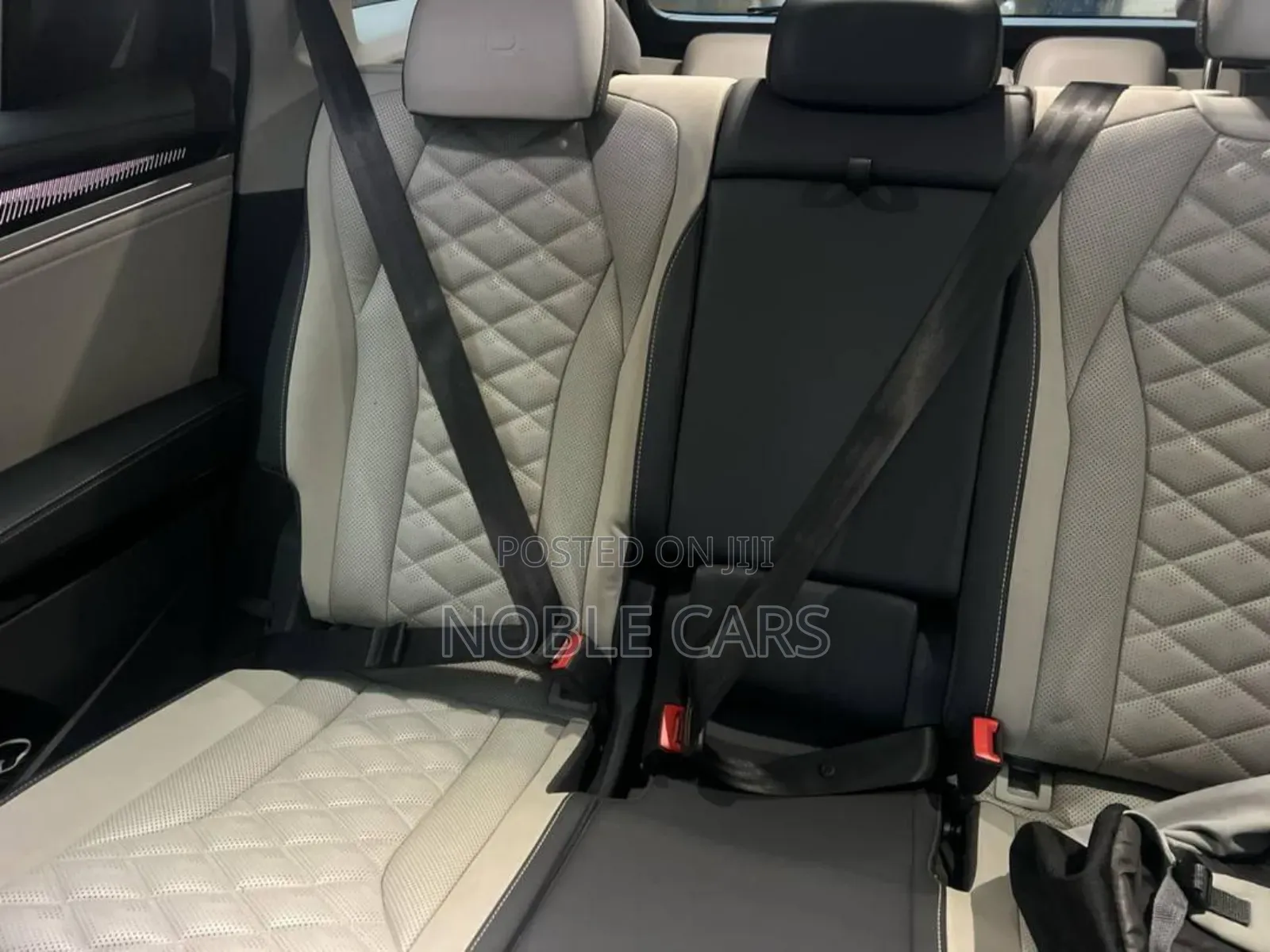 Volkswagen ID.6 2022 Gold