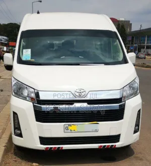 Toyota Grand HiAce 2021 White
