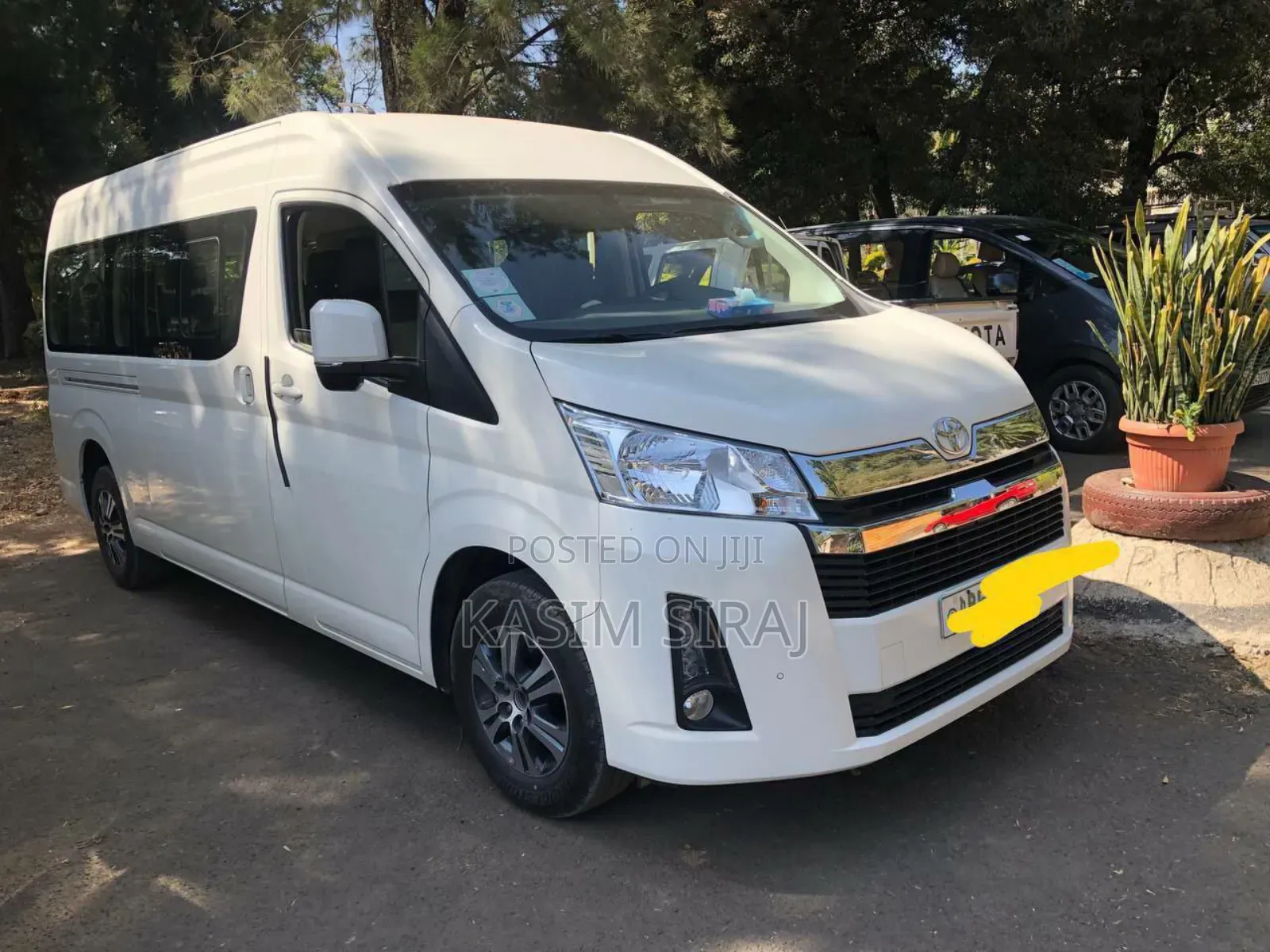 Toyota Grand HiAce 2021 White