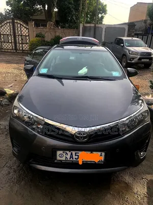 Photo - Toyota Corolla 2015 Gray